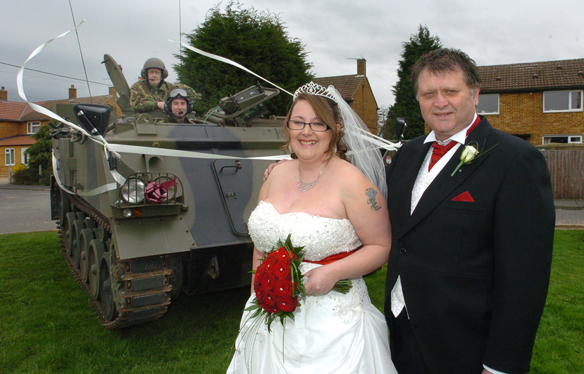 Couple arrived to their wedding in a TANK!