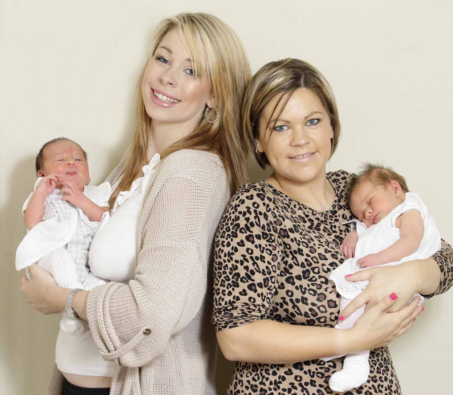 Sisters give birth on same day