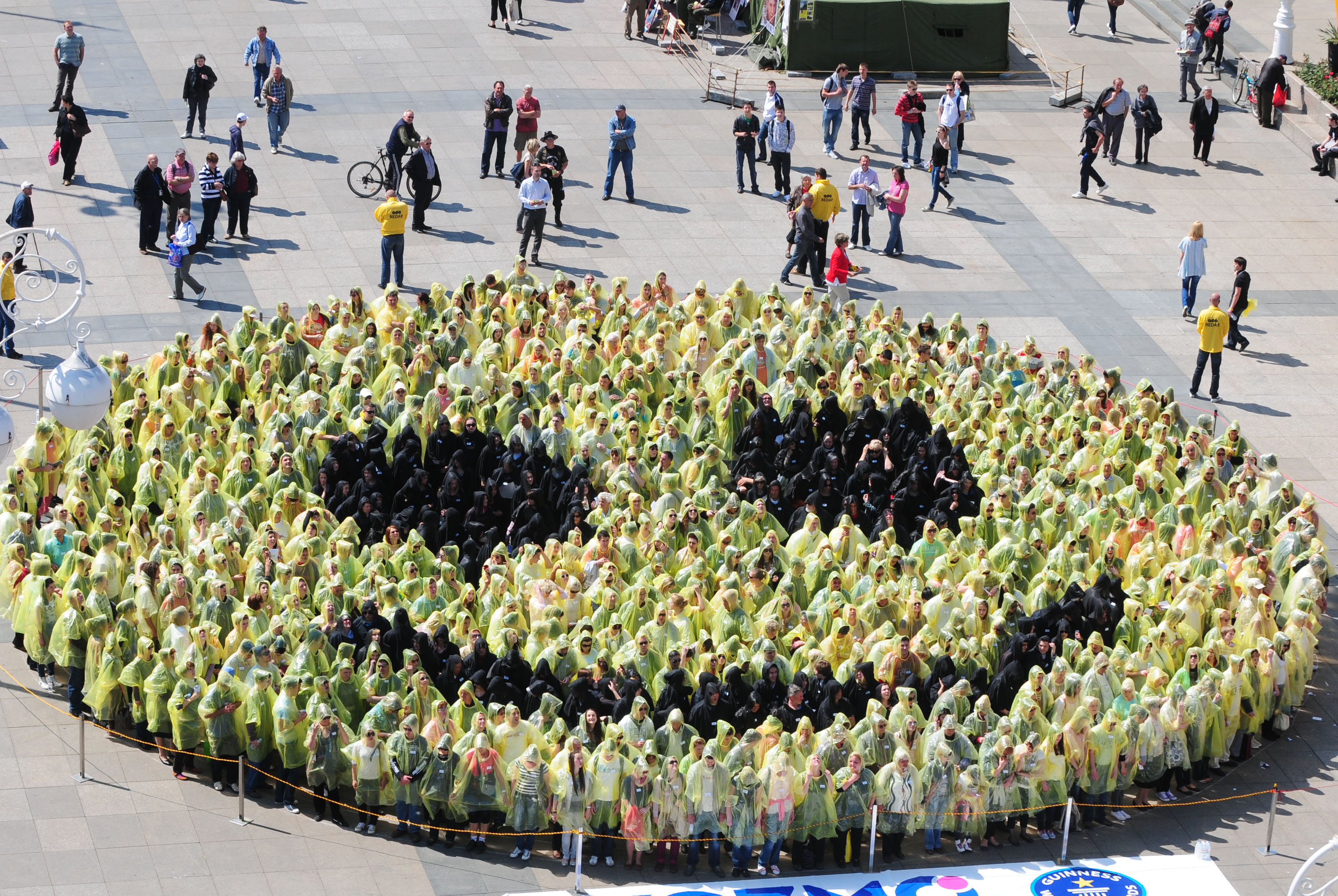 Smile, Croatians break the world record for biggest human smiley