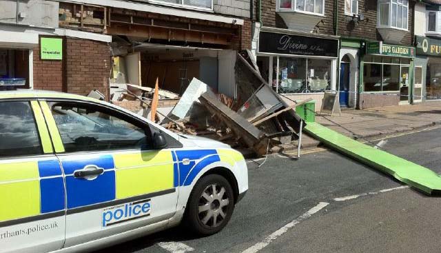 Cashpoint nicked from Co-op