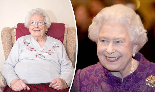 90 YO ELIZABETH TO CELEBRATE BIRTHDAY ON SAME DAY AS QUEEN