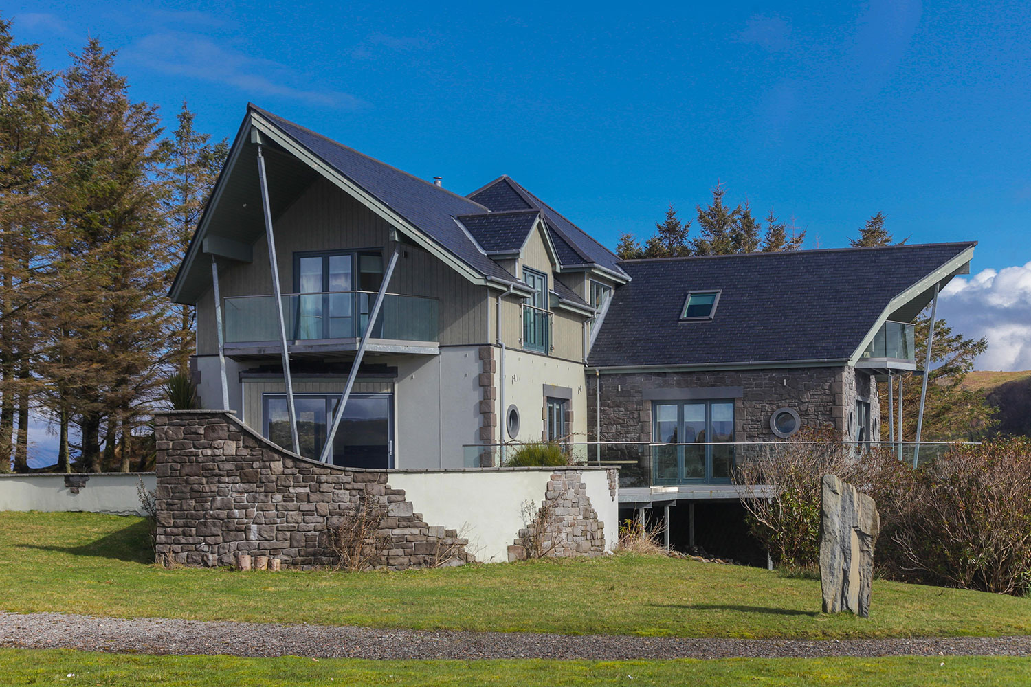 STUNNING HOME WITH OWN SCOTS PRIVATE ISLAND ON SALE FOR 1 MILLION