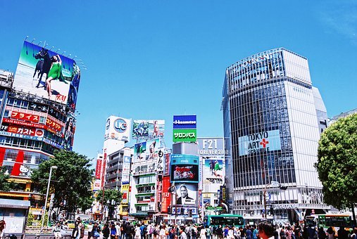 Billboards advertising in the automotive industry: still playing a key role in brand awareness