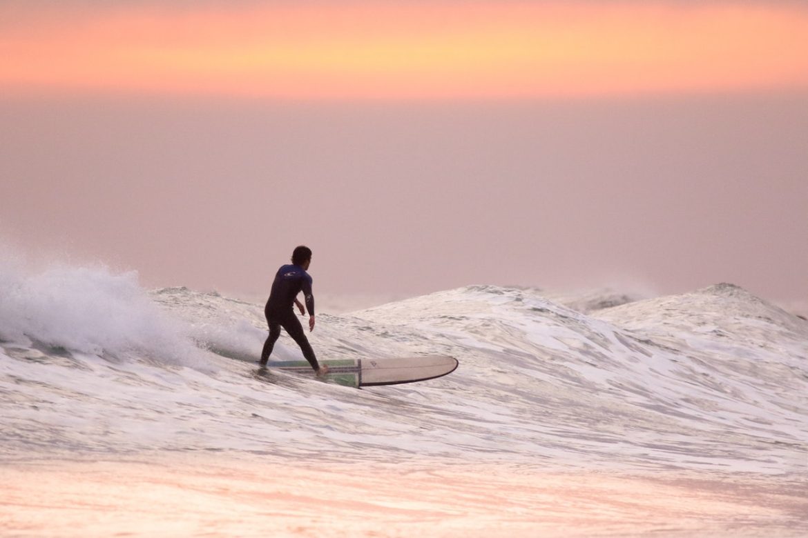 How Beginners Can Start Learning to Surf