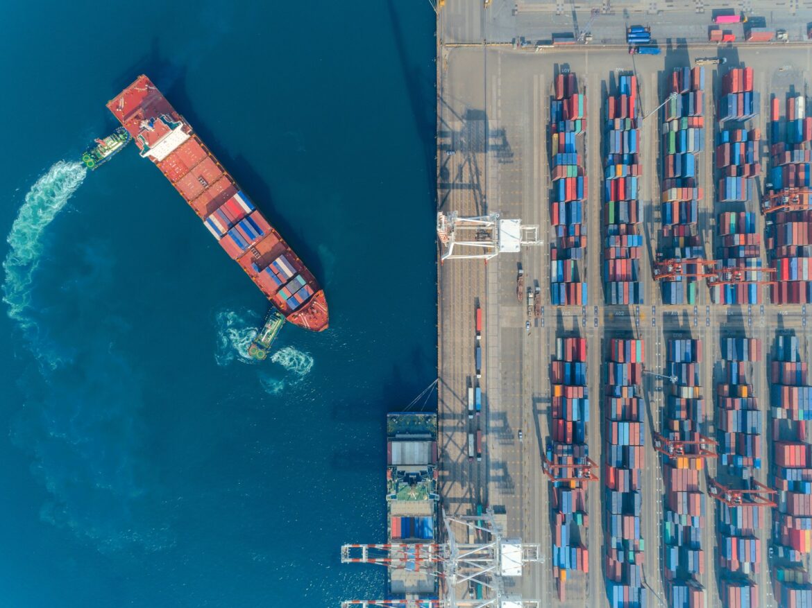 From Efficiency to Excellence: The Role of a Professional Freight Forwarder