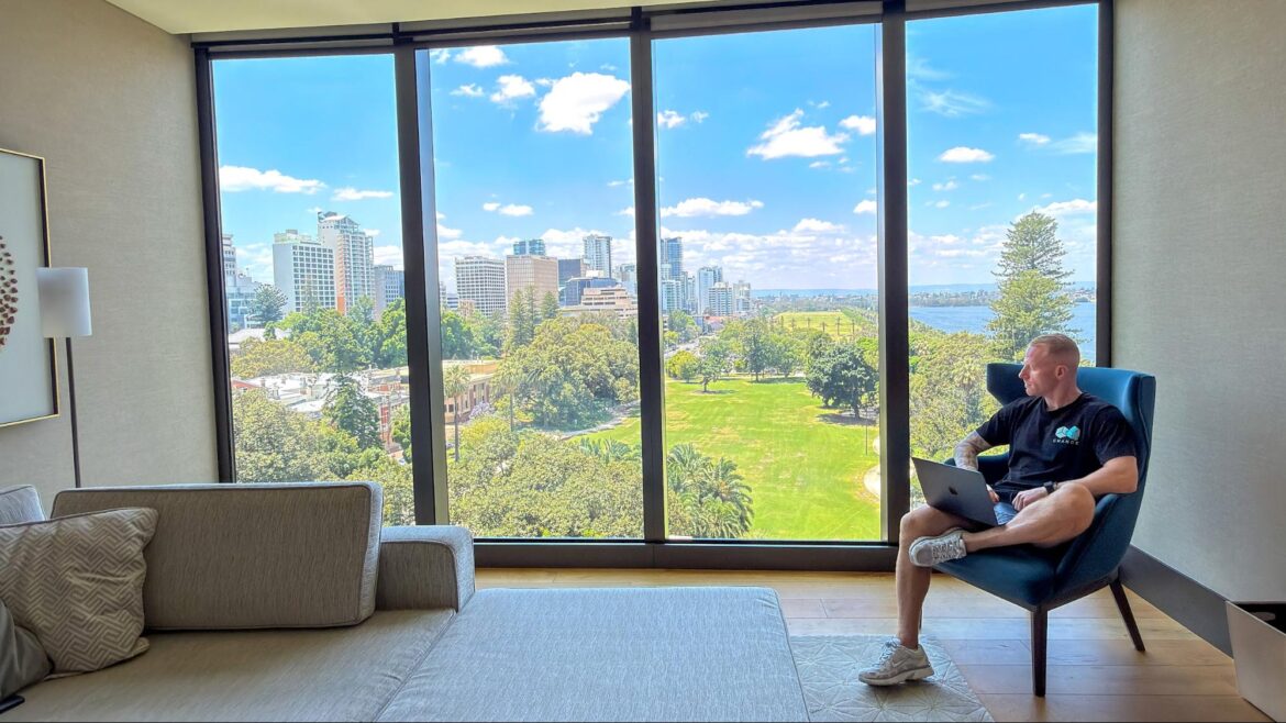 Building Seven-Figure Entrepreneurs: An Inside Look at Josh Pavey’s Strategic E-Com Framework