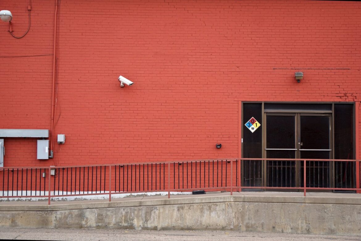 Five Warning Signs That Your Business Premises Are an Easy Target